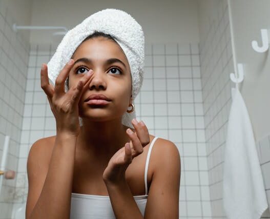 Best Skincare Routine for Oily Skin: How to Control Shine and Breakouts