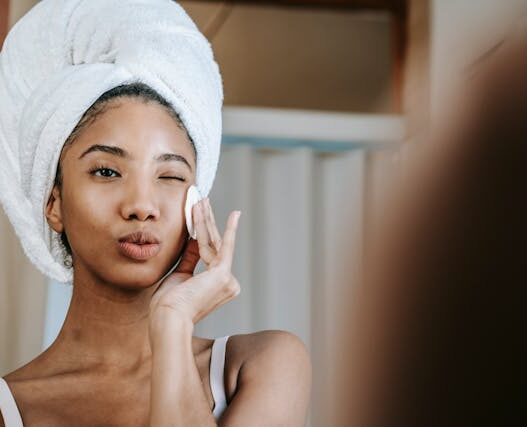 Dry Skin Problems? Hydration Secrets for a Soft and Glowing Complexion